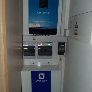 3.5KVA Kingstar Hybrid Inverter with 24V 100AH Lithium Ion N Energy Battery